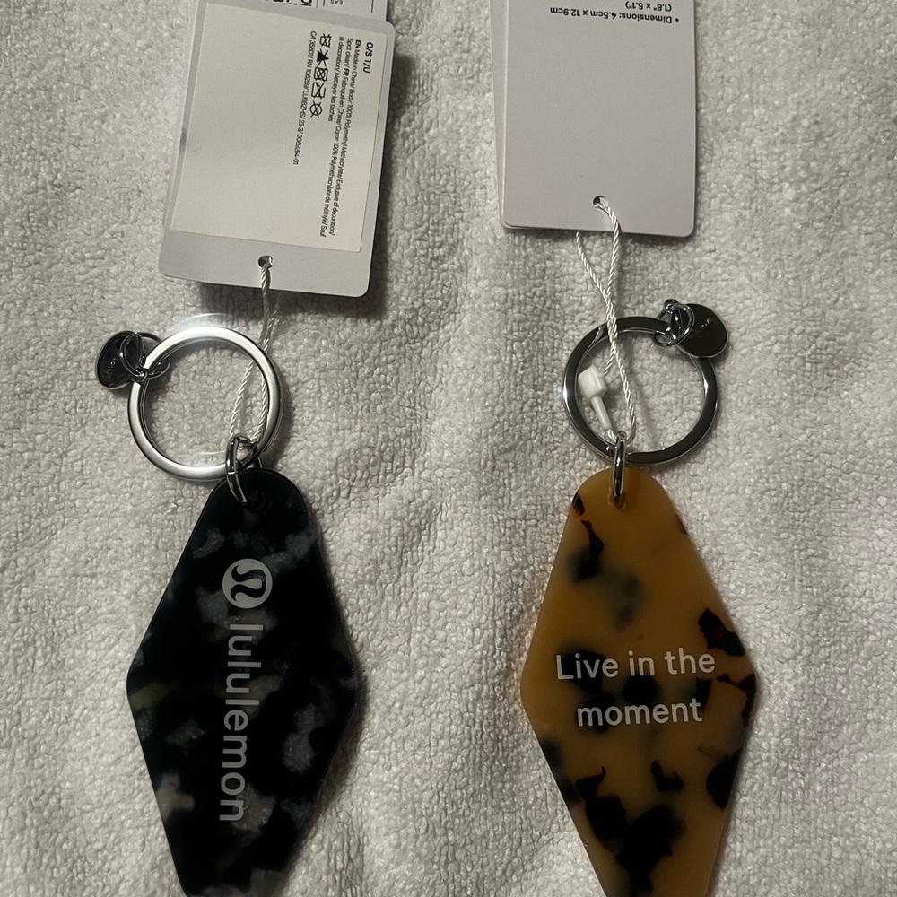 Lululemon diamond shaped hotel keychain